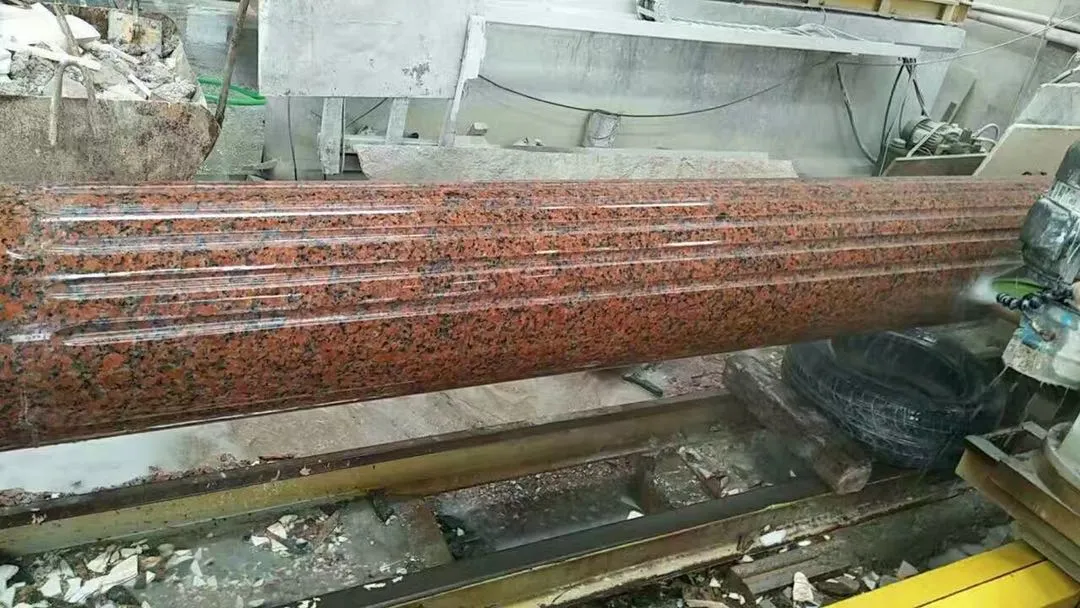 Pilier rond décoratif en gros de colonnes extérieures de marbre/granit colonne romaine creuse/solide